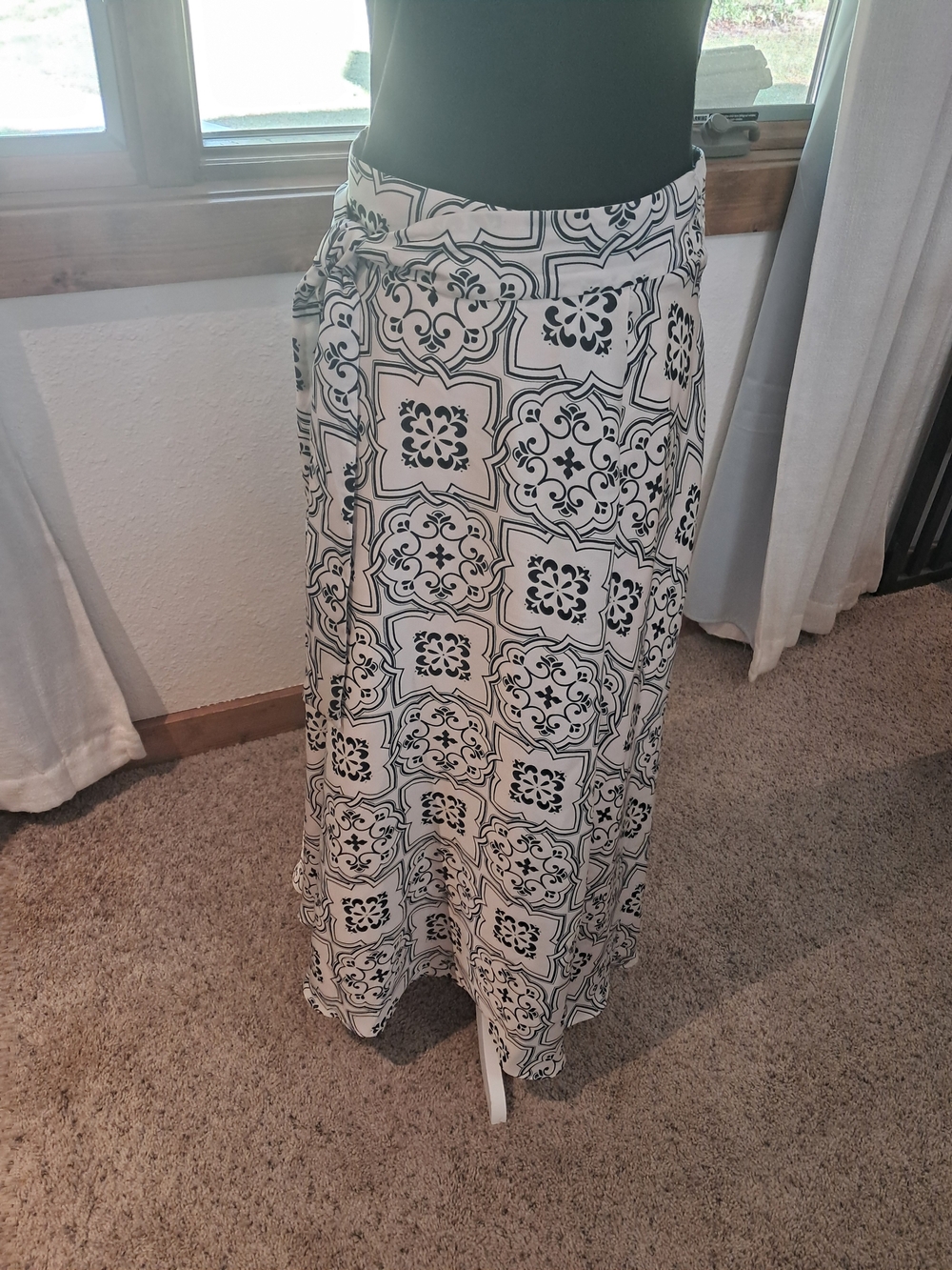 Women's Navy & Cream Printed Tie-Waist Maxi Skirt Size 6 - Picture 3 of 16
